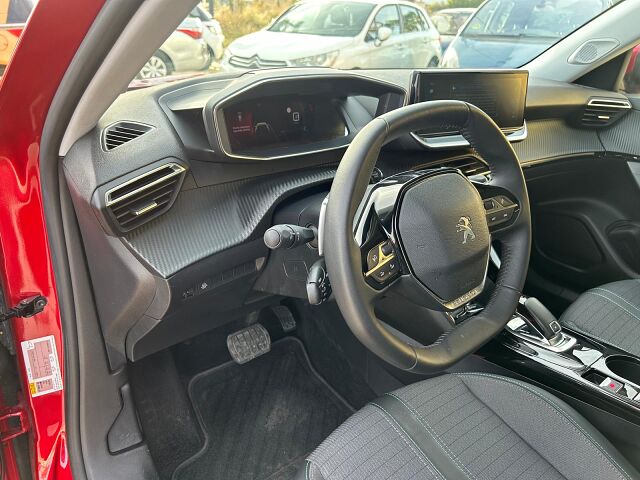 PEUGEOT 2008 ALLURE 1.2 E-THP AUTO SPANISH LHD IN SPAIN 16000 MILES SUPERB 2021